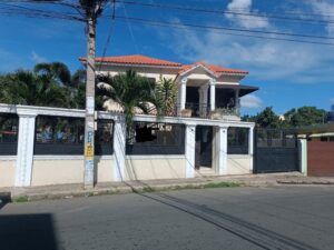 Residencia Curiel, Respaldo Los 3 Ojos, Santo Domingo Este, República Dominicana